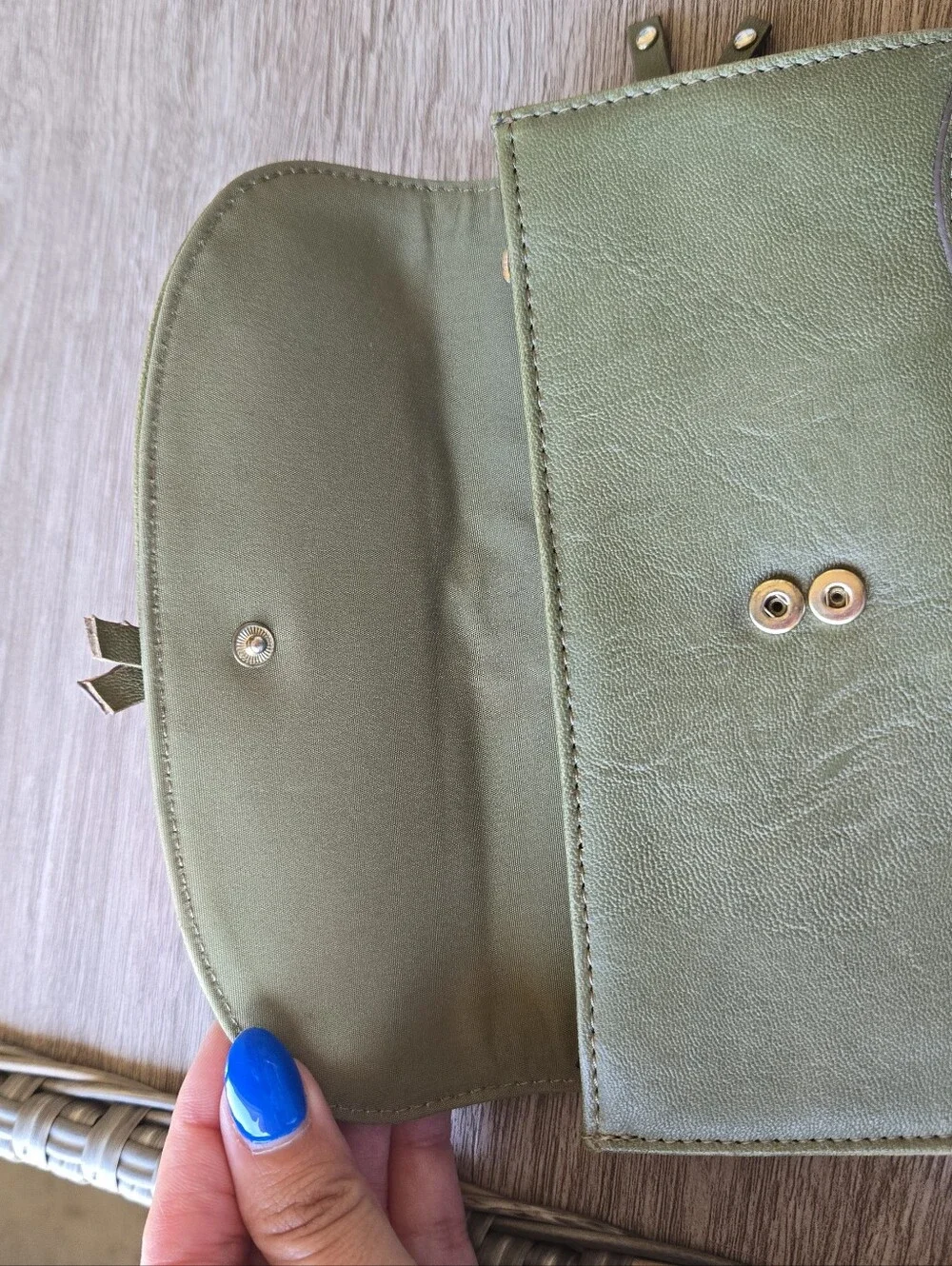 Relic Brand Olive Green Trifold Wallet Clutch Gold Hardware Vintage Y2K Boho